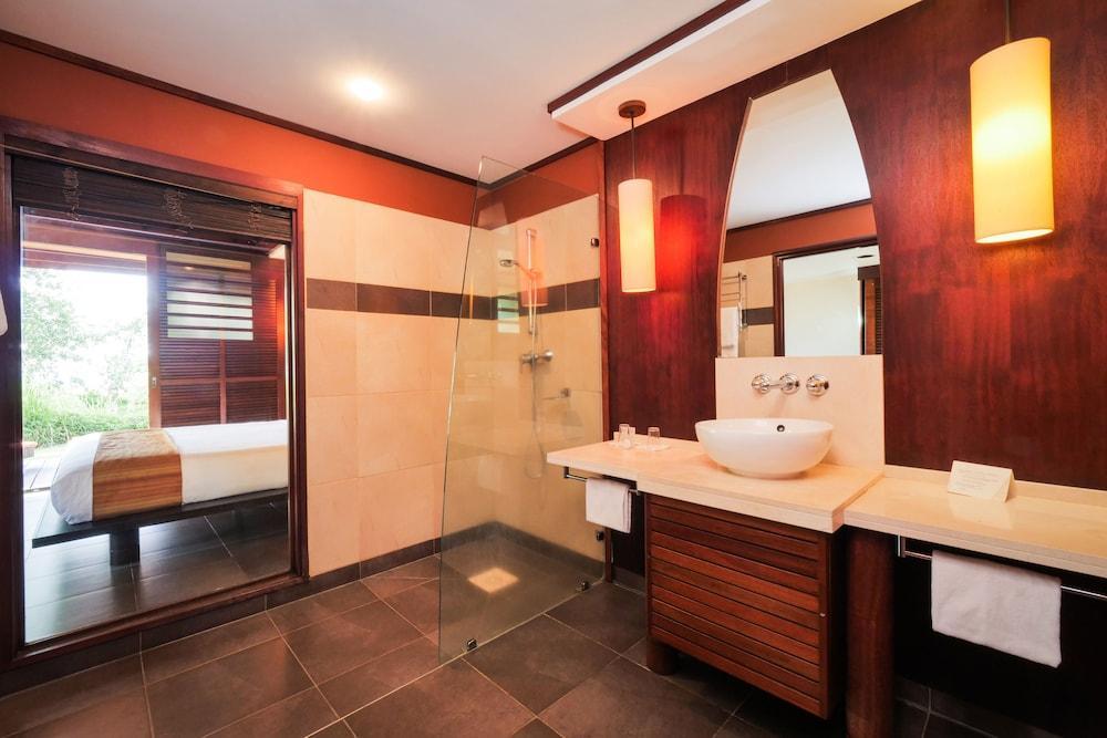 Hotel Tieti Poindimie Bagian luar foto