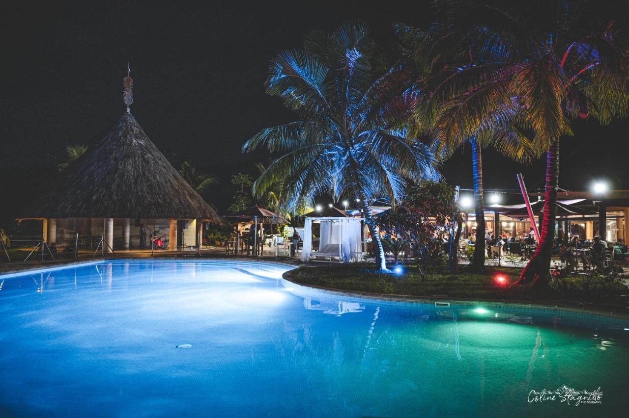 Hotel Tieti Poindimie Bagian luar foto