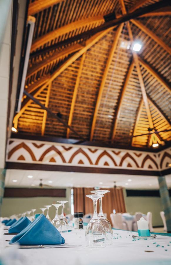 Hotel Tieti Poindimie Bagian luar foto