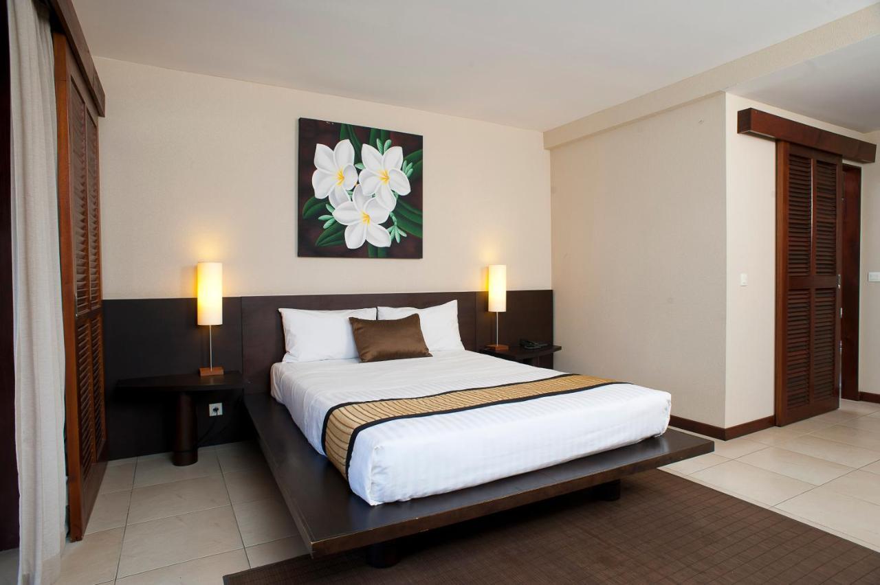 Hotel Tieti Poindimie Bagian luar foto